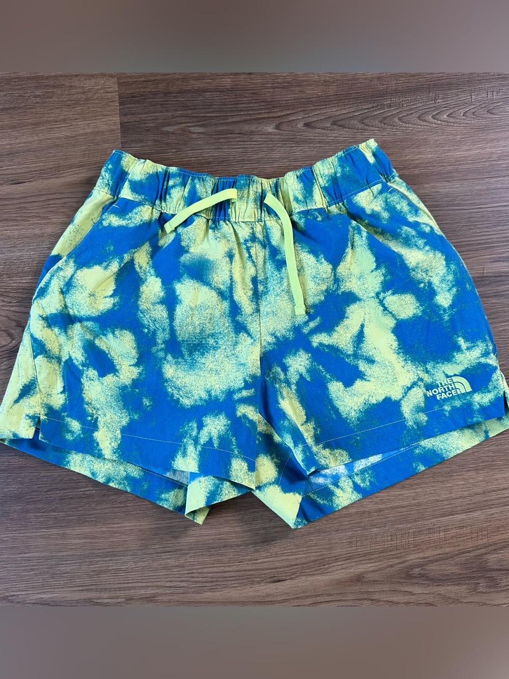 The North Face Womens Printed Class V Shorts Sharp Green Retro Dye Print Small